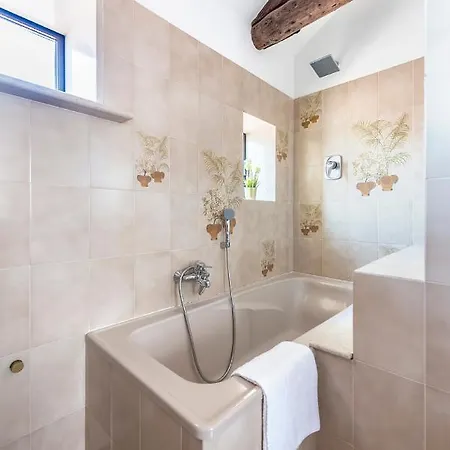 Apartment Colombina Like At 3 Bedrooms Fully Equipped Air Conditioned *