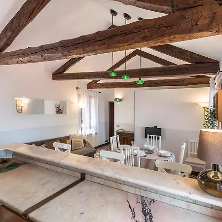 Daire Colombina Like At 3 Bedrooms Fully Equipped Air Conditioned Venedik